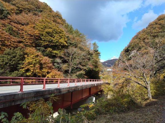 少し陰の石霞渓